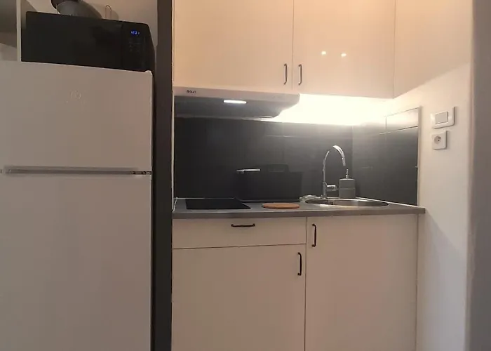 319, Port Nature 3 Au Village Naturiste Agde